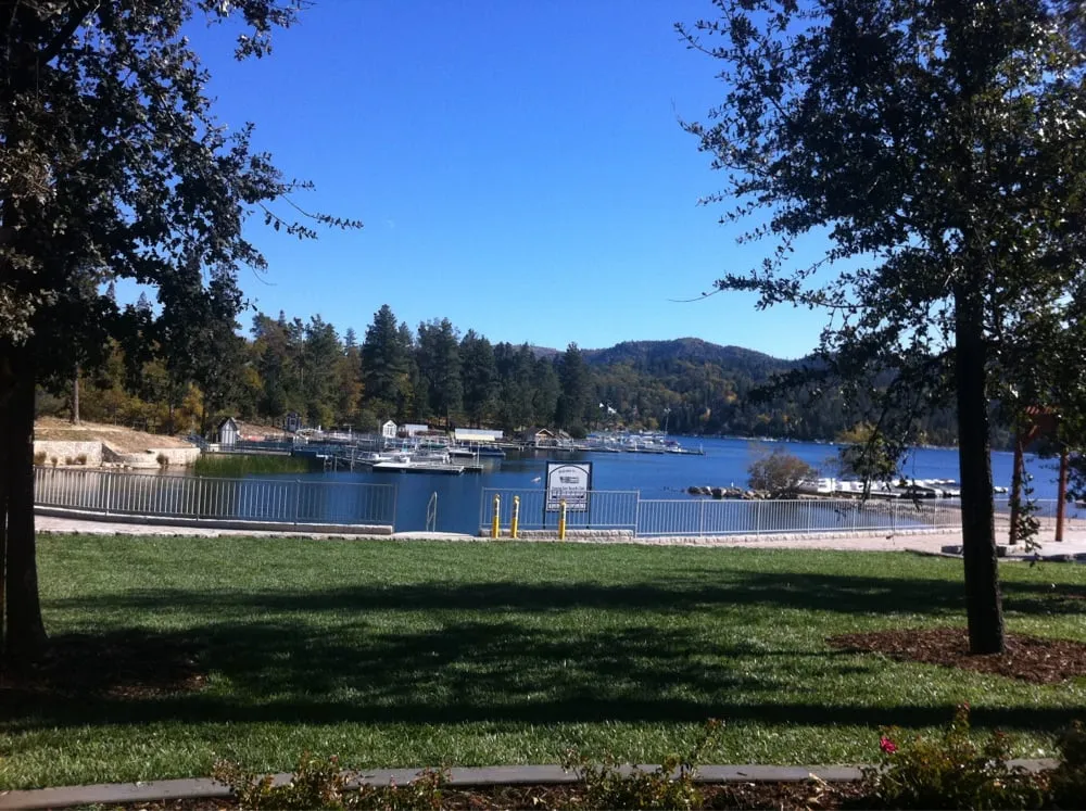 Custom lawn care service for year-round maintenance across Riverside, CA - Levi's Landscaping