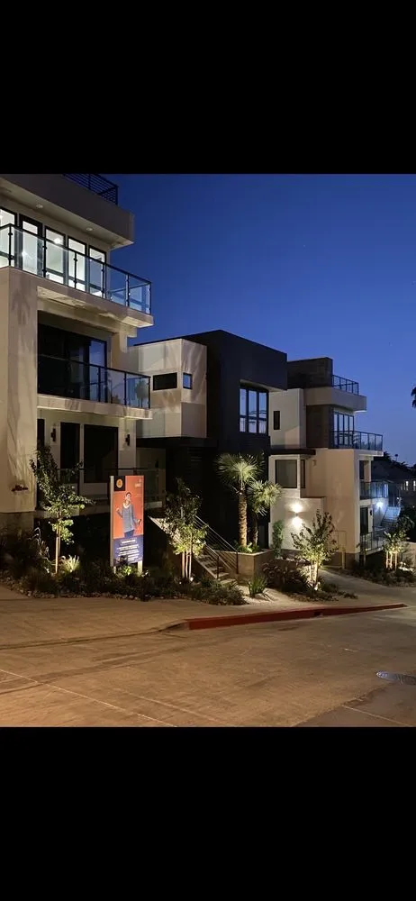 Expert lawn care service experts serving Riverside, CA - Levi's Landscaping