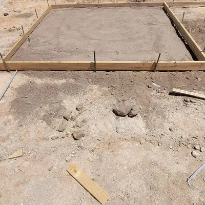 Lewallen's Outdoor Service Logo