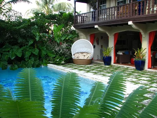 Expert lawn care service experts serving Miami, FL - Lewis Aqüi Landscape + Architectural Design, LLC