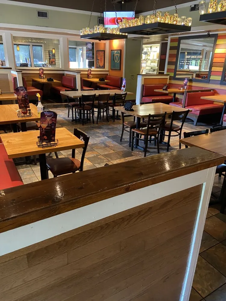 Local garden landscaping in Jackson, MS by Lewis Cleaning and Lawn Service