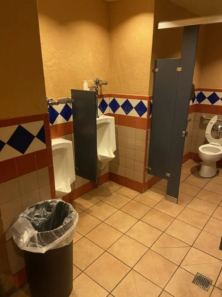 Custom lawn care service experts serving Jackson, MS - Lewis Cleaning and Lawn Service