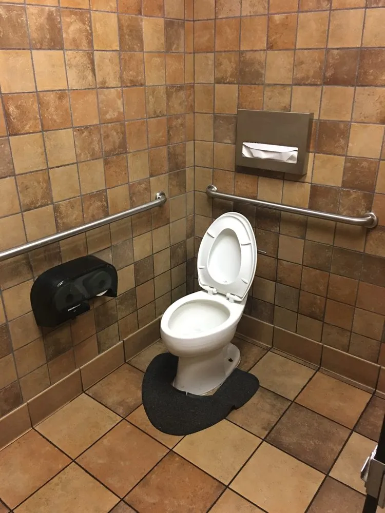 Top-rated landscaping services in Jackson, MS by Lewis Cleaning and Lawn Service