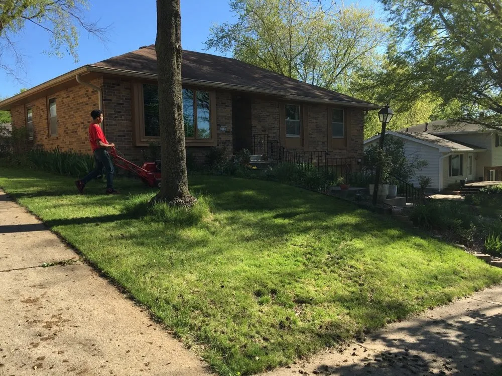 Trusted outdoor landscaping near you in Des Moines, IA by Lewis Lawn & Labor