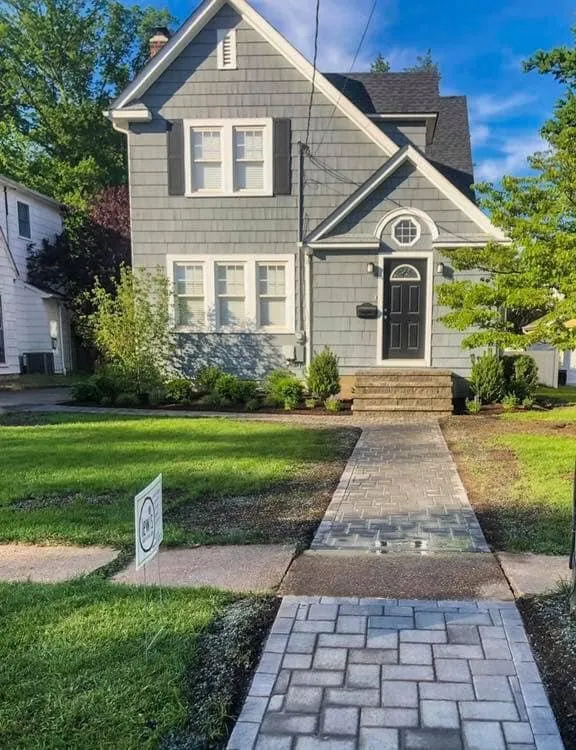 Expert lawn mowing service experts serving North Plainfield, NJ - Lewis Natural Landscapes