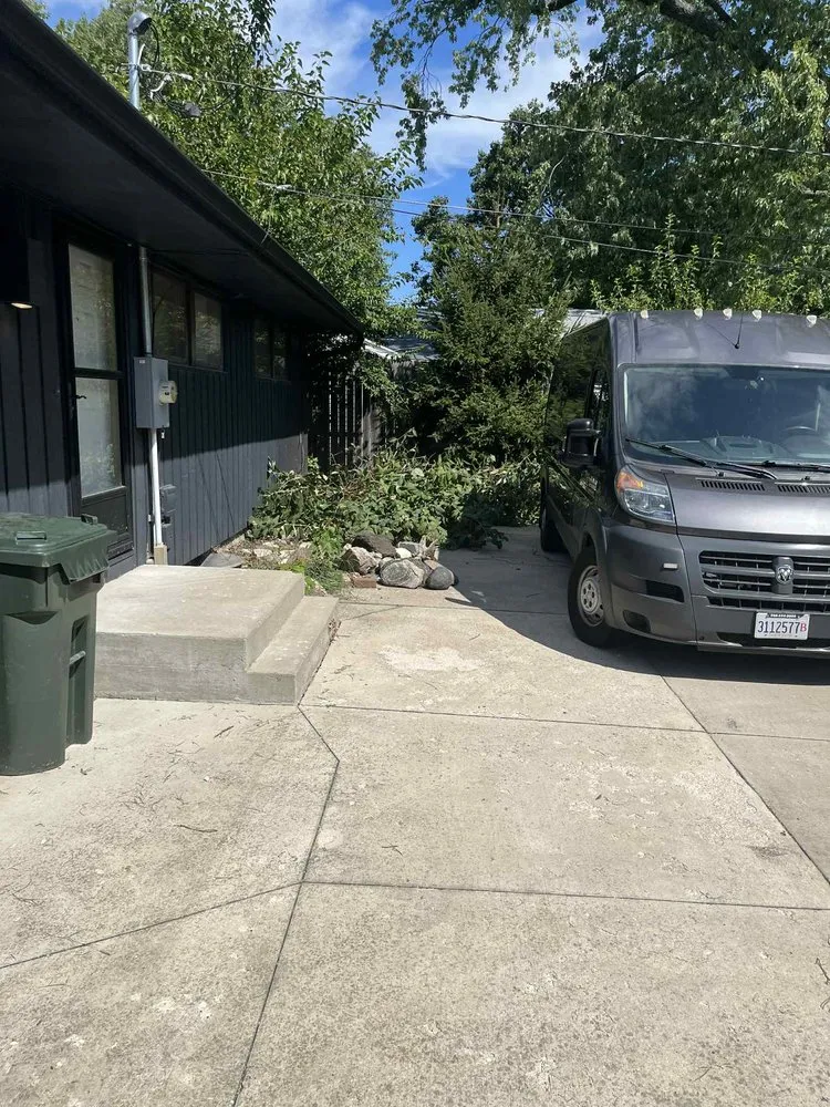 Expert yard maintenance in Champaign, IL - Lewis Property Maintenance