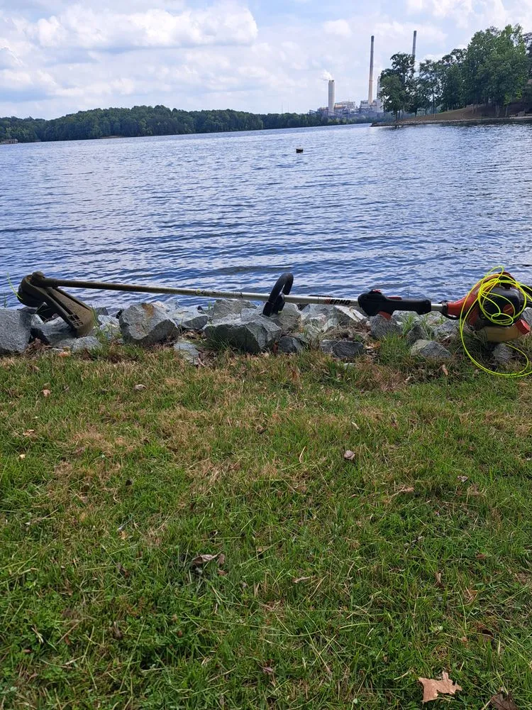 Local yard maintenance experts serving Semora, NC - Lewis's Lake Lawns