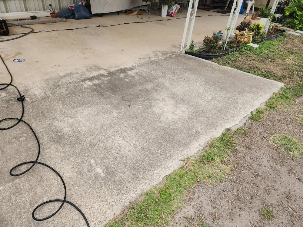 Trusted lawn mowing service in Edinburg, TX by Lex & Mj's Services