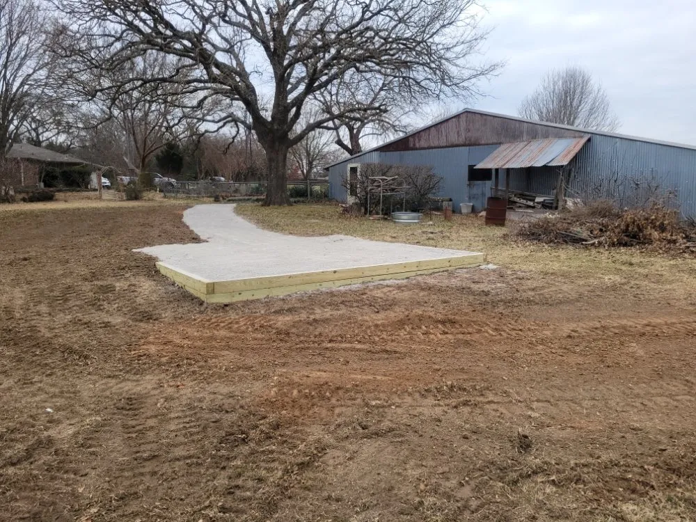 Custom outdoor landscaping in Tom Bean, TX by L&F Gravel