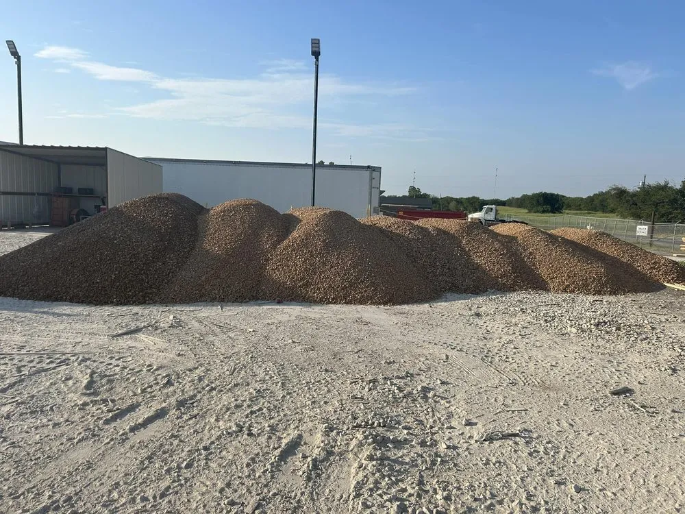 Reliable yard maintenance experts serving Tom Bean, TX - L&F Gravel