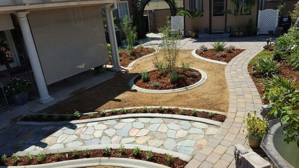 Professional landscaping services experts serving Bloomington, CA - LFR Landscape