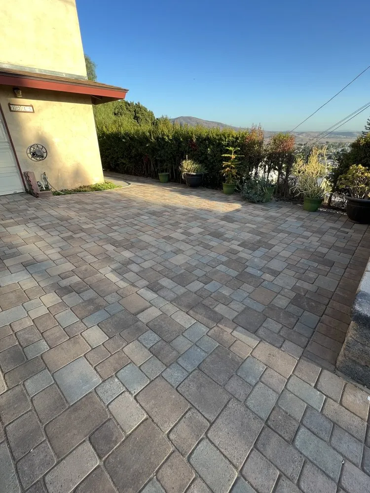 Professional yard maintenance in Valley Center, CA by LG Construction & Design