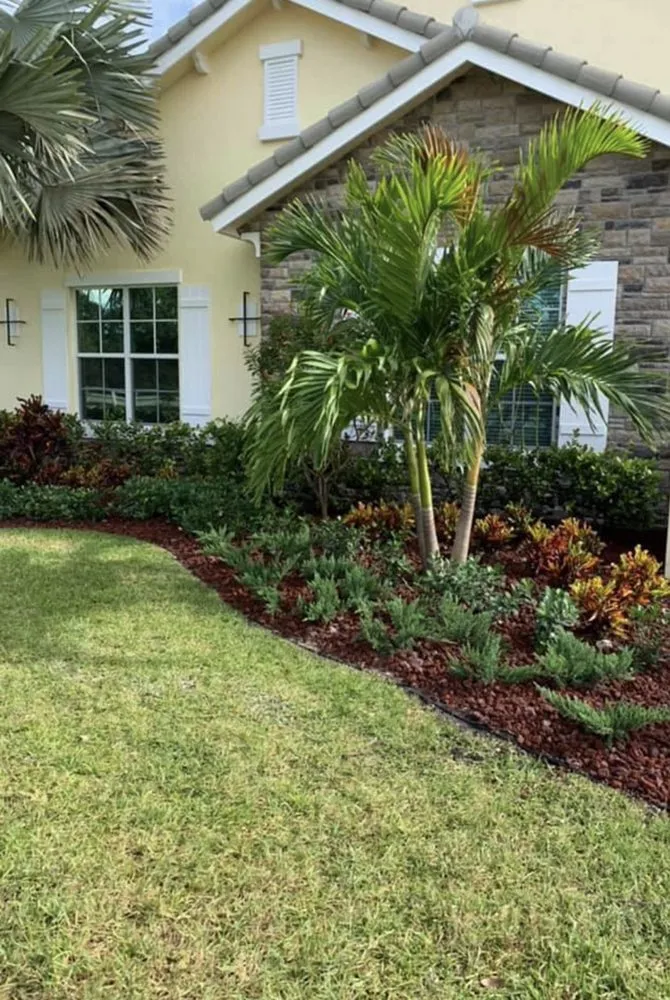 Expert garden landscaping in Port St. Lucie, FL by LG Diamond Landscapes