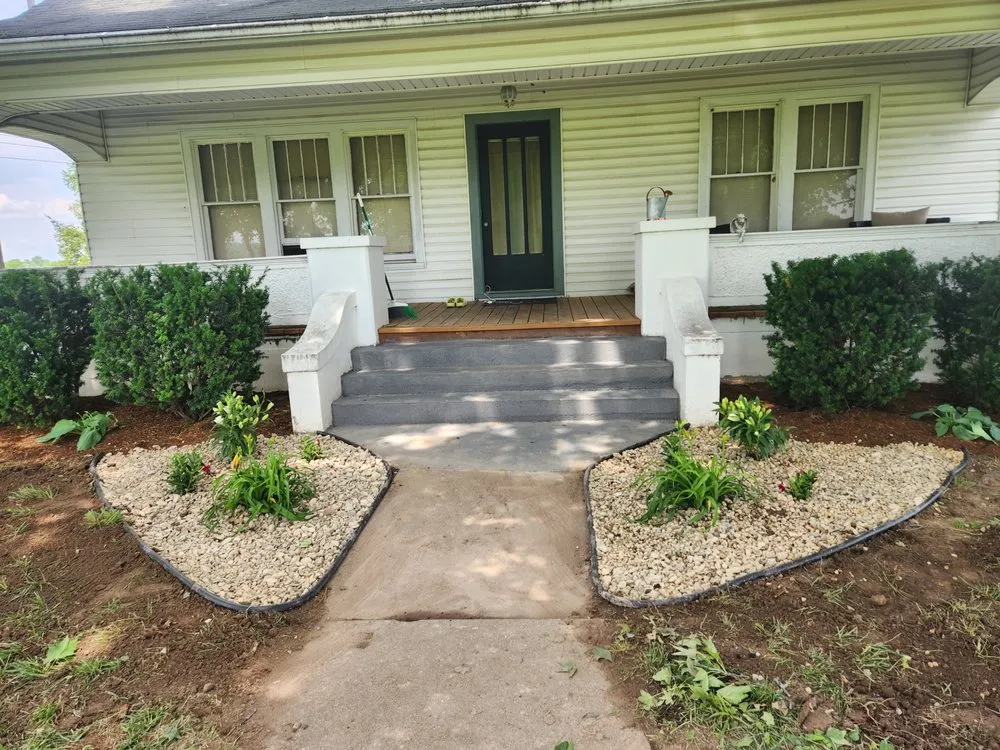 Expert lawn care service in Troy, MO by LG Handyman&Cleaning