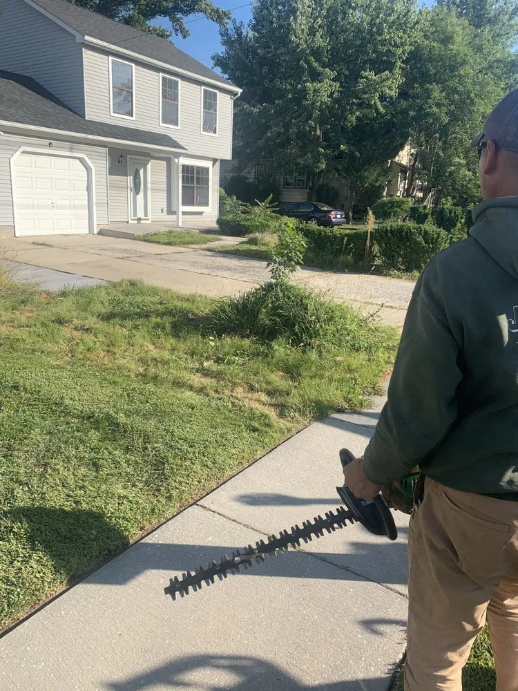 Affordable yard cleanup service experts serving Lindenwold, NJ - L&G Landscaping & Tree Service