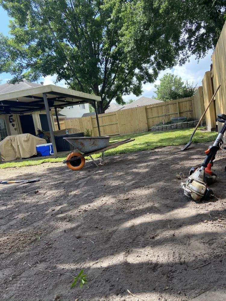 Reliable yard maintenance experts serving Brookshire, TX - L&G landscaping