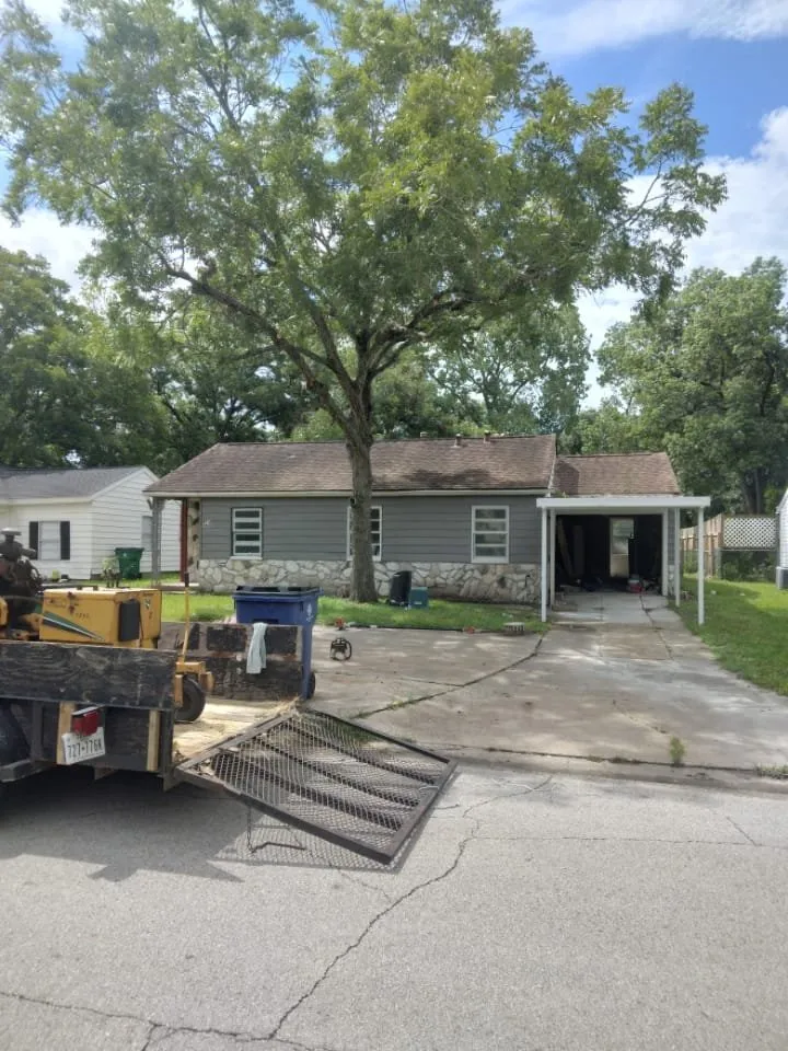 Expert lawn mowing service experts serving Angleton, TX - L&G Mowing Service