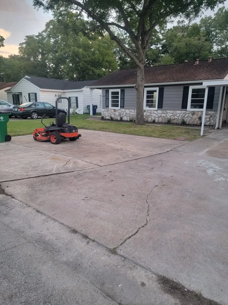 Top-rated landscape installation in Angleton, TX - L&G Mowing Service