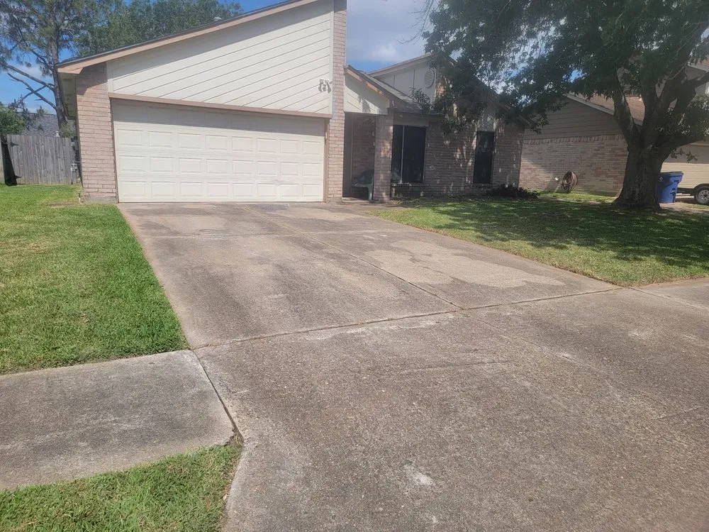 Local outdoor landscaping for year-round maintenance in Angleton, TX by L&G Mowing Service