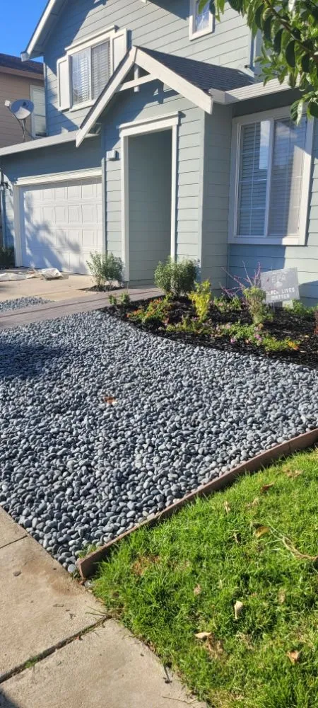 Top-rated landscaping services for residential properties in Redwood City, CA by LG Proscape