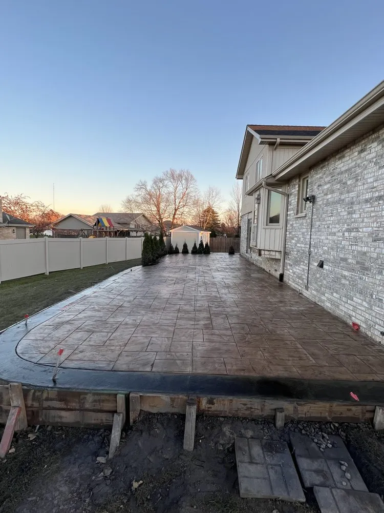 Custom landscaping services in Joliet, IL - LGND Concrete & Landscaping