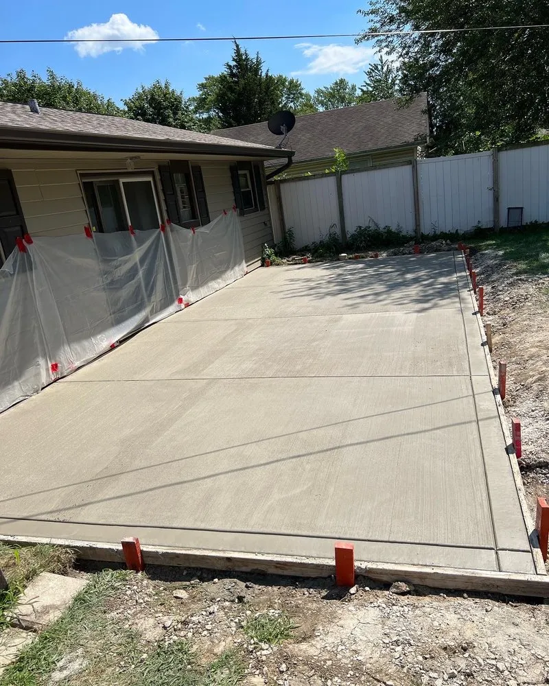 Affordable yard cleanup service in Joliet, IL - LGND Concrete & Landscaping