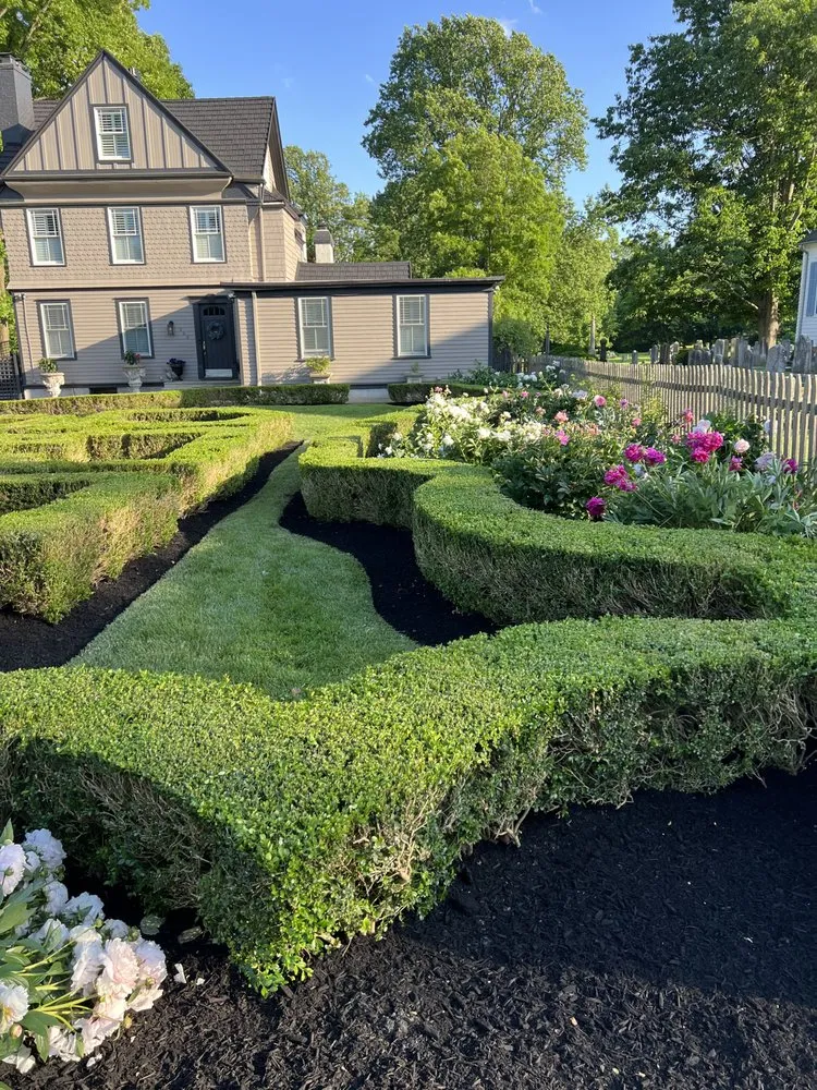 Local landscaping services experts serving Red Bank, NJ - L.Gonzalez landscaping services