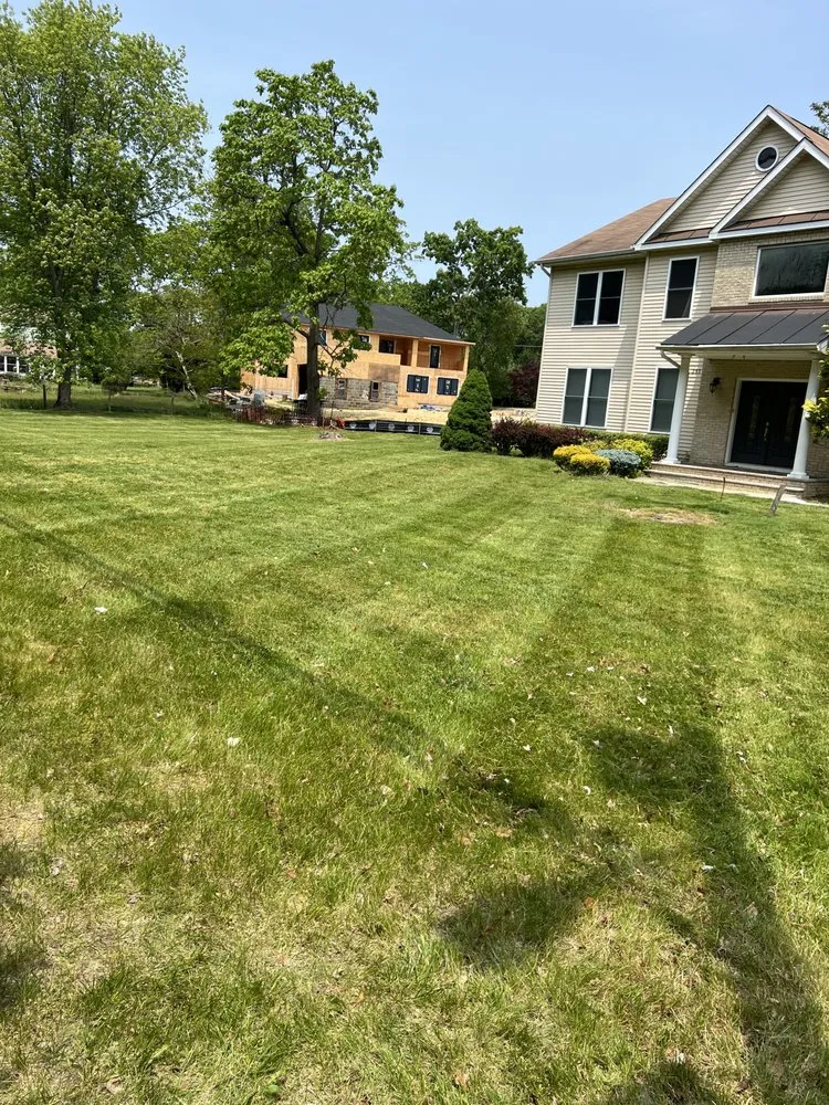 Local landscaping services in Red Bank, NJ - L.Gonzalez landscaping services