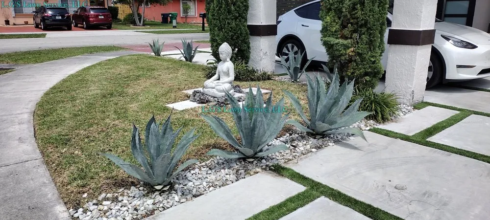Custom yard cleanup service in Homestead, FL - L.G'S Lawn Service
