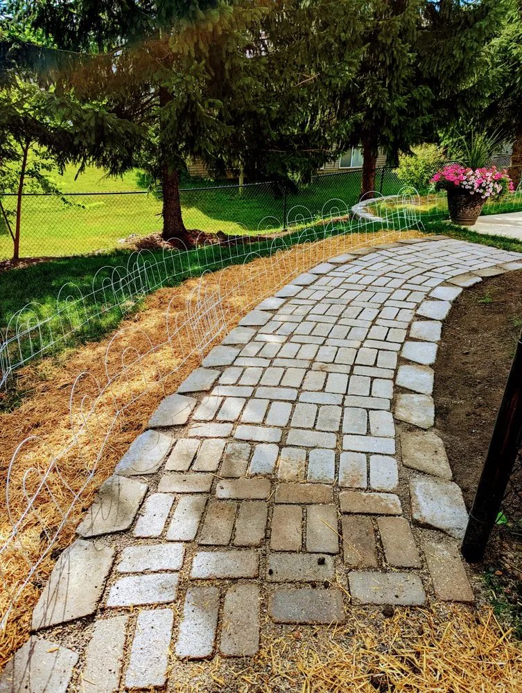 Custom landscaping services experts serving Lansing, MI - LHS Services
