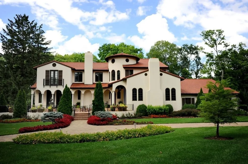 Custom landscaping services experts serving Dayton, OH - Liapis Landscape & Design