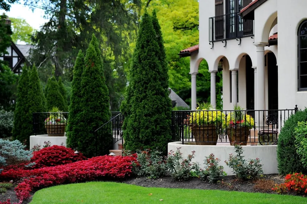 Custom outdoor landscaping experts serving Dayton, OH - Liapis Landscape & Design