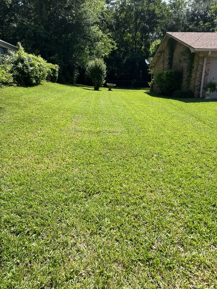 Local garden landscaping experts serving Overton, TX - Liberty Land And Lawn