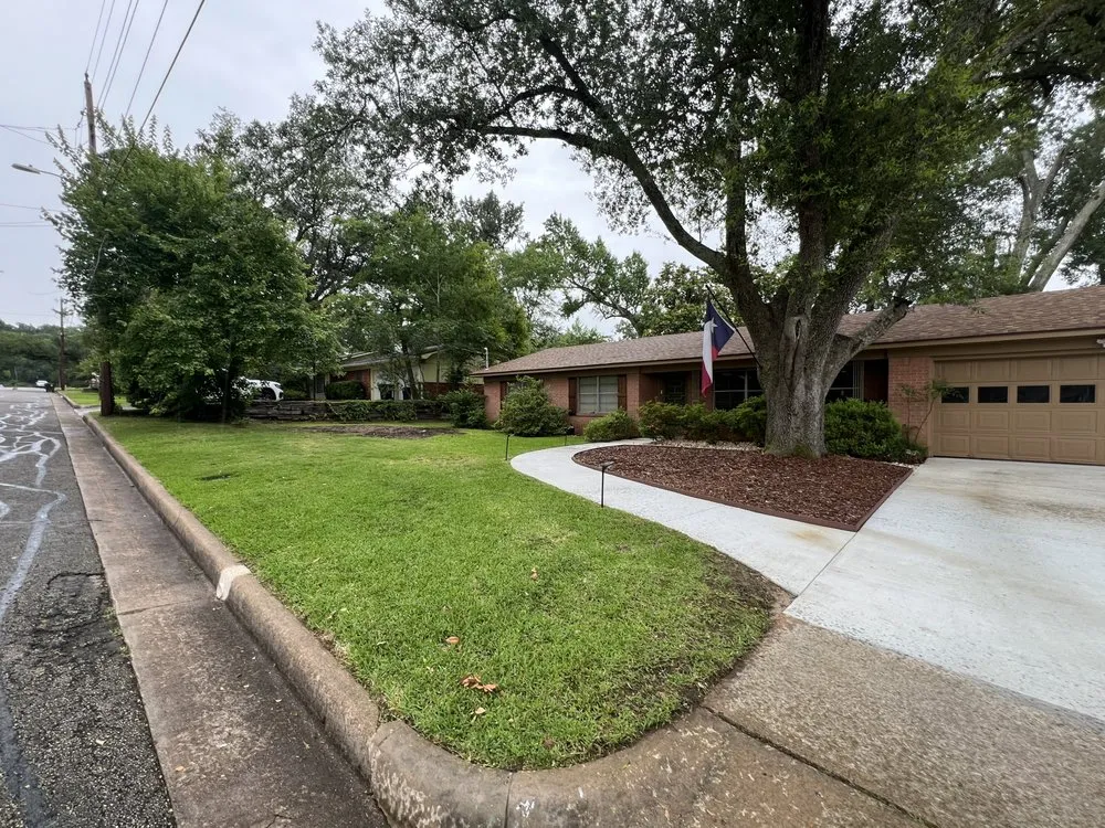 Affordable garden landscaping in Overton, TX by Liberty Land And Lawn