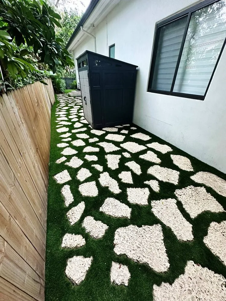 Top-rated lawn mowing service in Miami, FL - Liberty Lawn