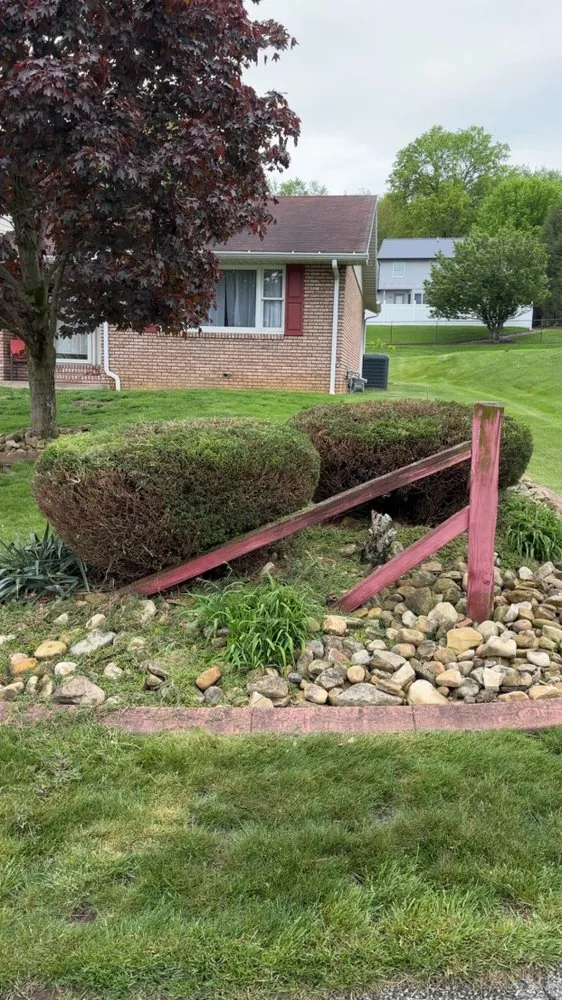 Custom yard maintenance in Uniontown, PA by Liberty Lawns