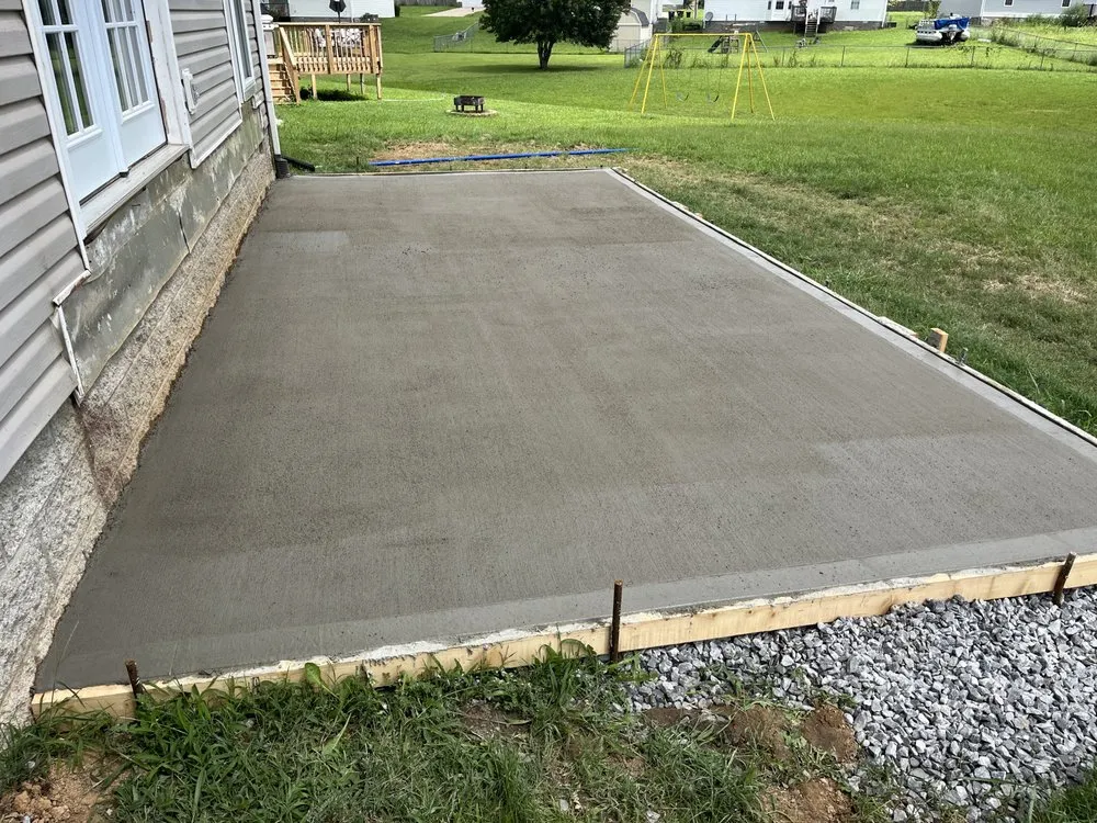 Professional yard cleanup service for homes in Clarksville, TN by Liberty Outdoors