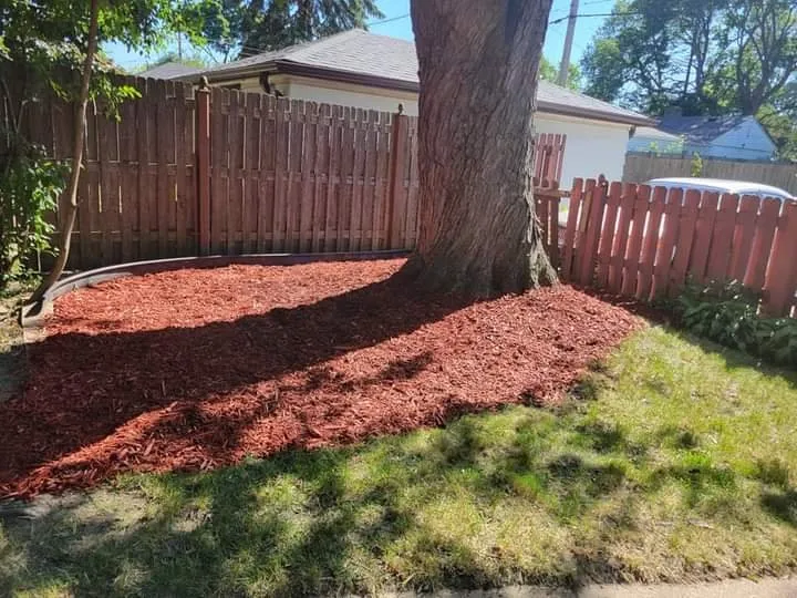 Expert garden landscaping with custom design across Milwaukee, WI - Lickidy Split Service