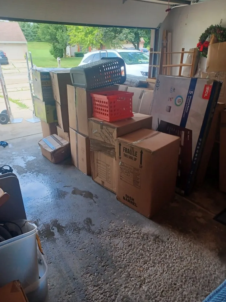 Local lawn mowing service in Milwaukee, WI by Lickidy Split Service