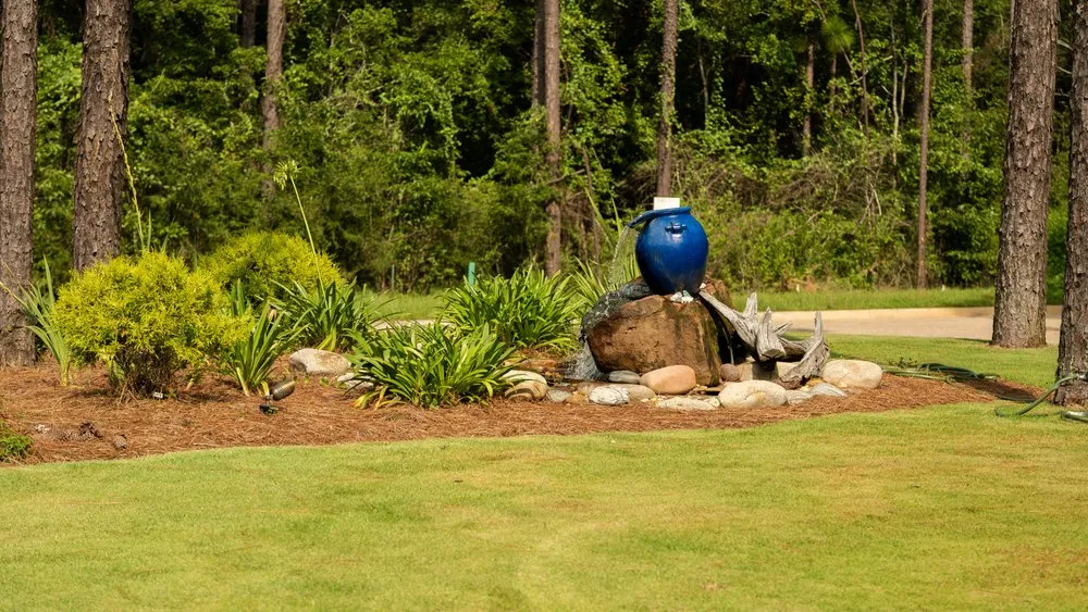 Reliable lawn mowing service for year-round maintenance across Mobile, AL - Life Enterprises