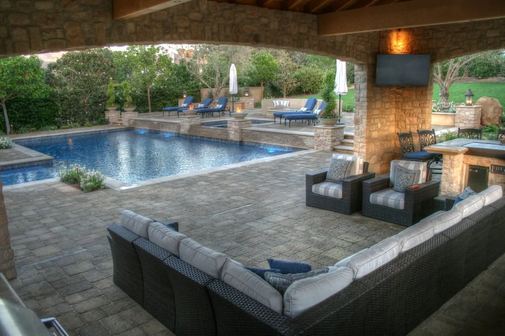 Expert lawn care service in Simi Valley, CA - LifeScape Designs