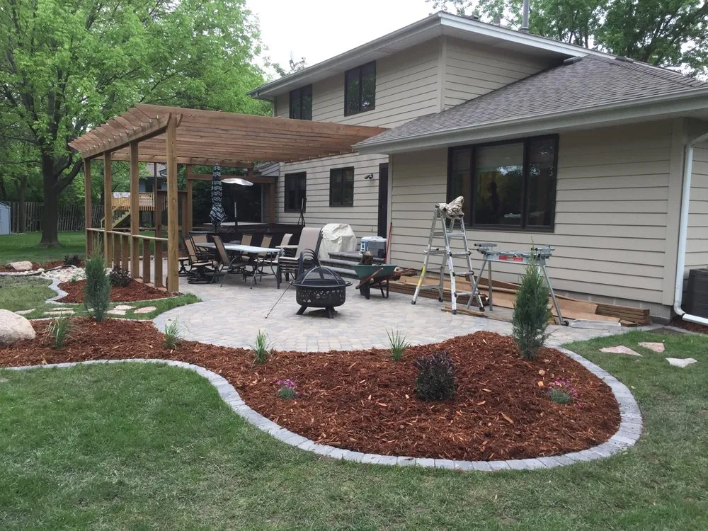Professional outdoor landscaping in Minneapolis, MN - Lifestyle Landscapes