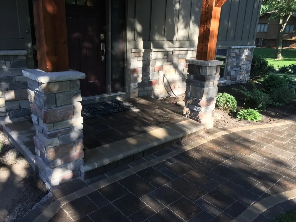 Custom lawn care service experts serving Minneapolis, MN - Lifestyle Landscapes