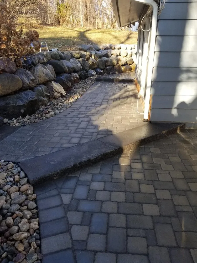 Affordable lawn care service in Minneapolis, MN - Lifestyle Landscapes