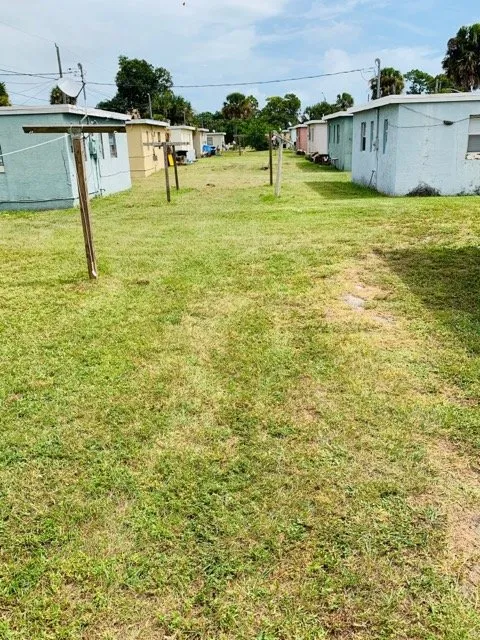 Affordable yard cleanup service in Fort Pierce, FL - Lifestyles of Living Landscaping