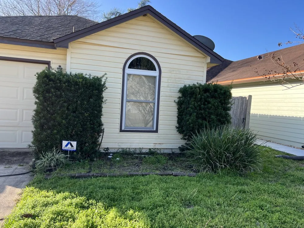 Reliable garden landscaping in Jacksonville, FL by Lighthouse Lawncare