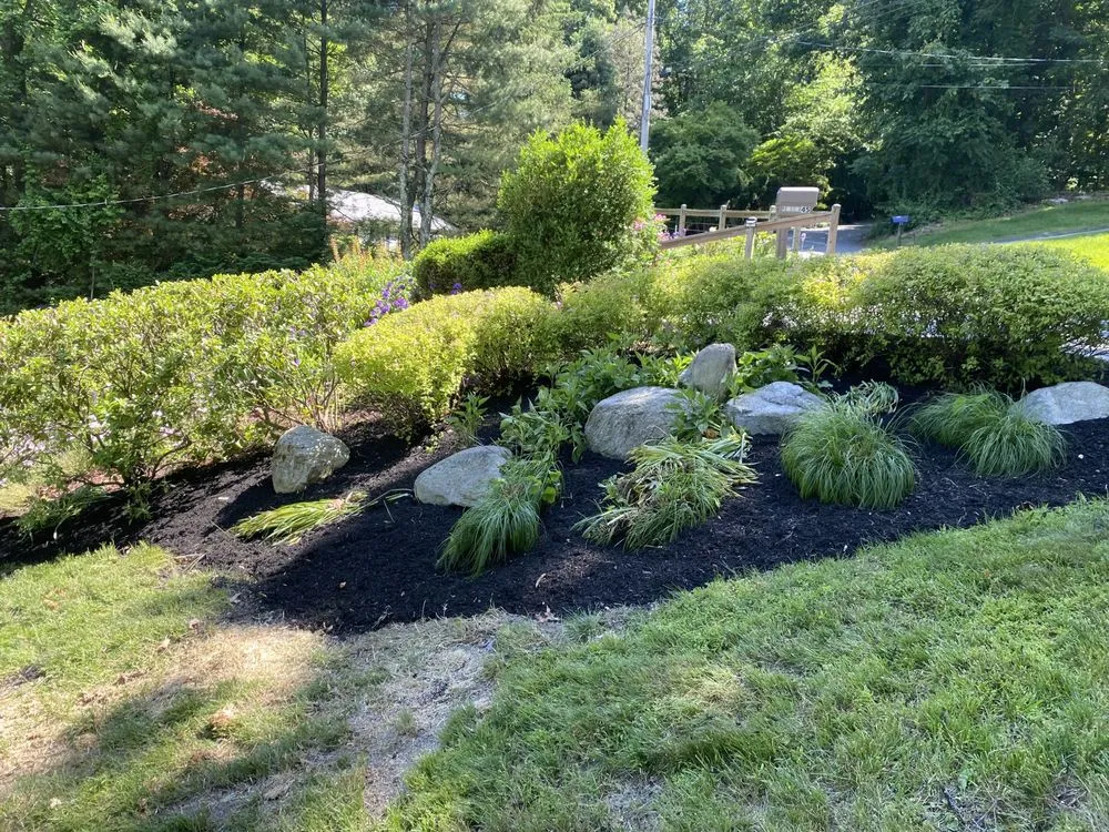 Expert lawn mowing service in Peekskill, NY - Lighting Landscaping