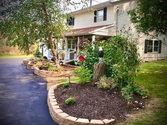 Reliable garden landscaping in Homeworth, OH by Lightners Services Landscaping & More