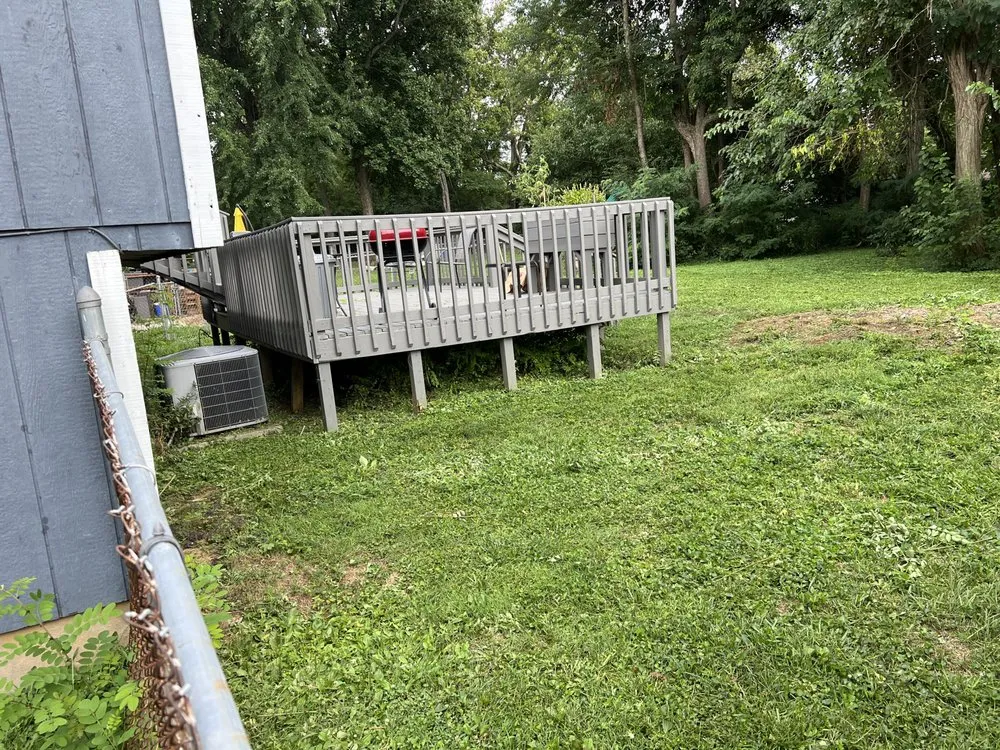 Custom outdoor landscaping experts serving Louisville, KY - Lightning Bolt Landscaping