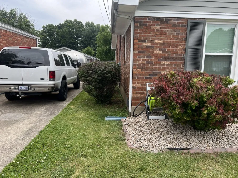 Local yard cleanup service for beautiful yards in Louisville, KY by Lightning Bolt Landscaping